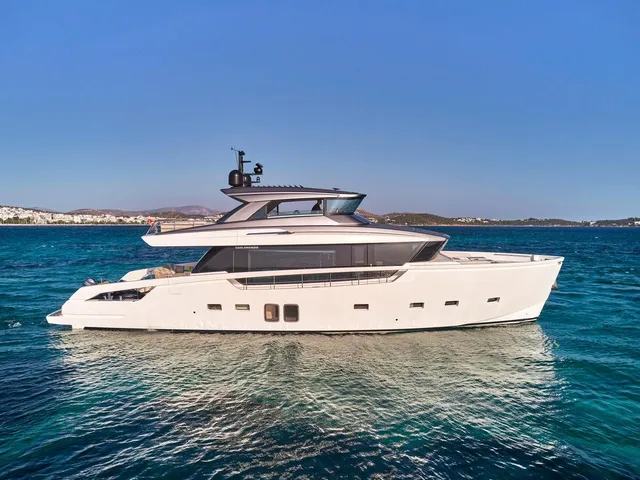 M/Y AMERICA
