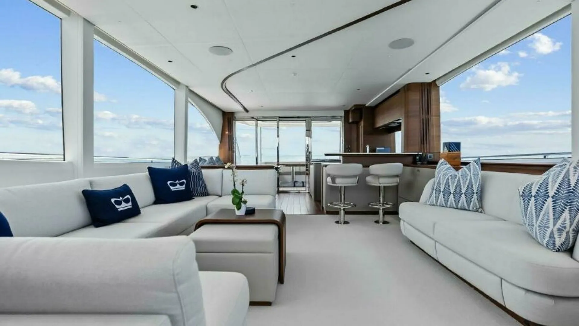 2024 PRINCESS Y72 MOTOR YACHT - Image 3