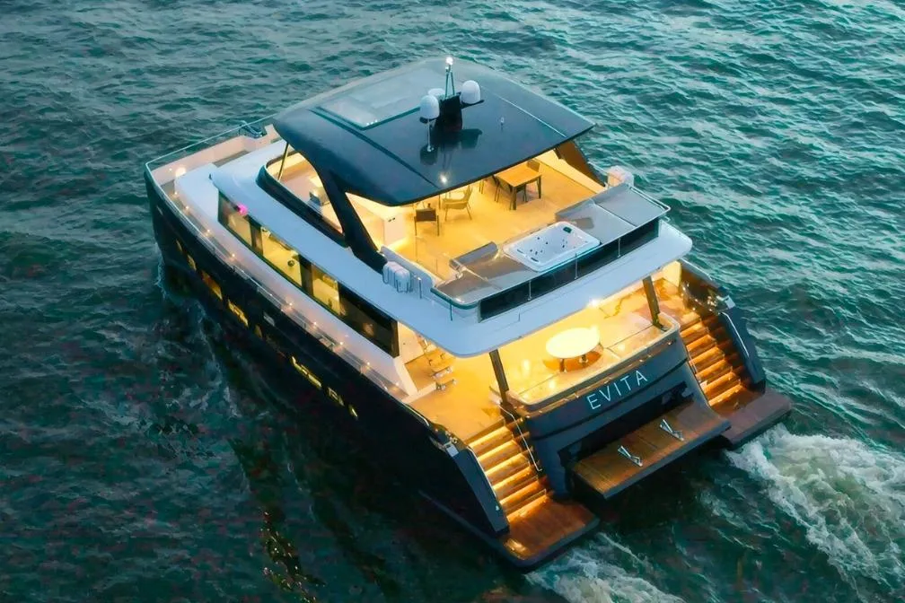 NAUTICKS N62 POWER CATAMARAN - Image 3