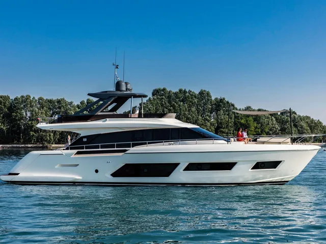 LIVI B — Ferretti Yachts