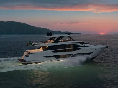 FERRETTI 860 - Image 1