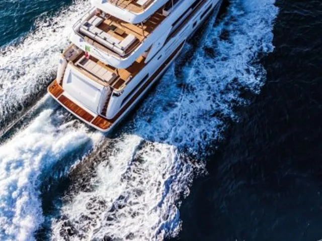 Custom Line Navetta 37 — Custom Line
