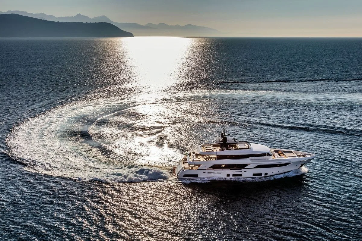 CUSTOM LINE NAVETTA 37 - Image 3