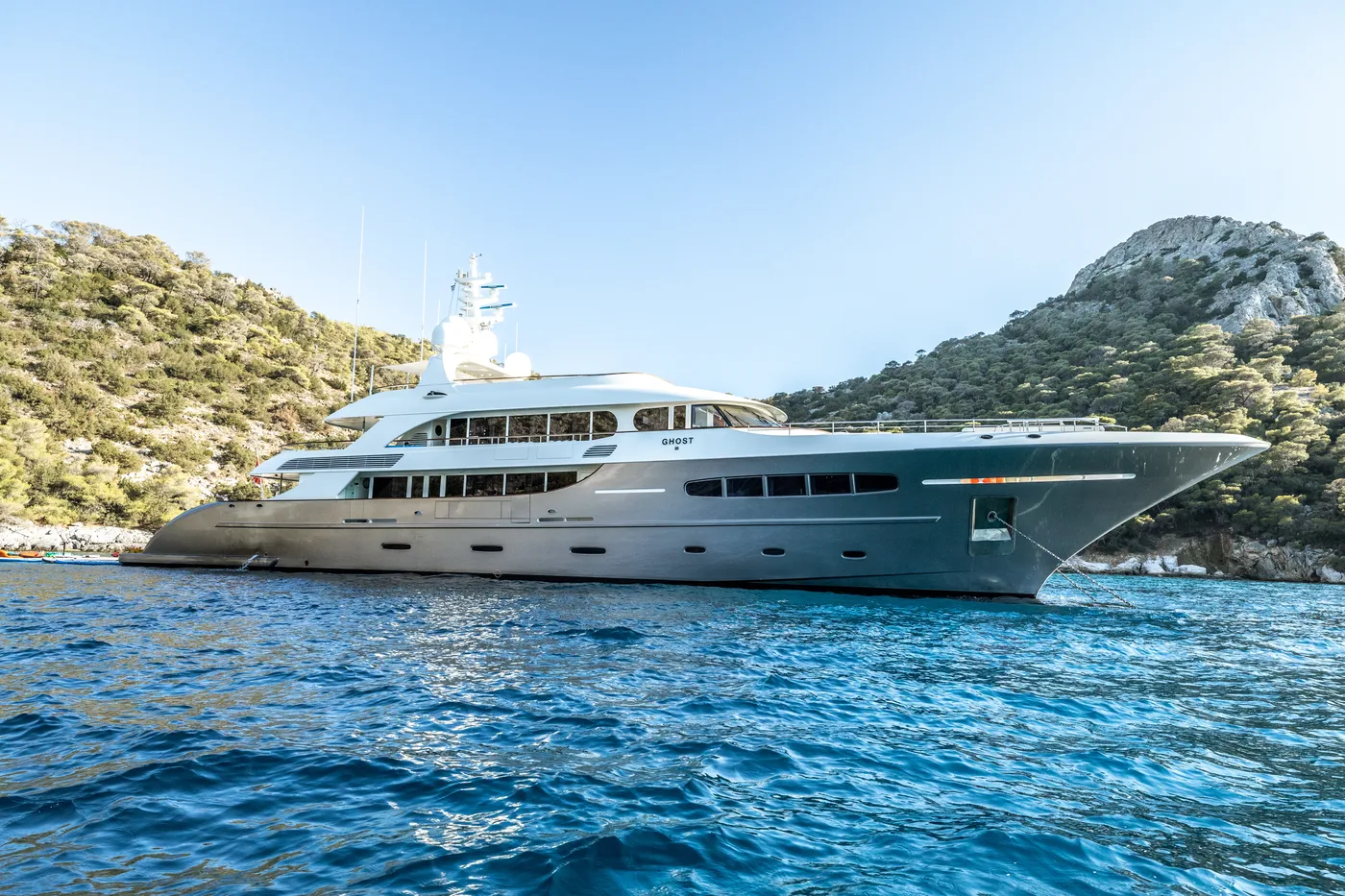 GHOST III, on deck 1