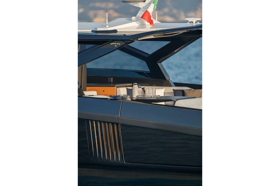 Yacht image 11
