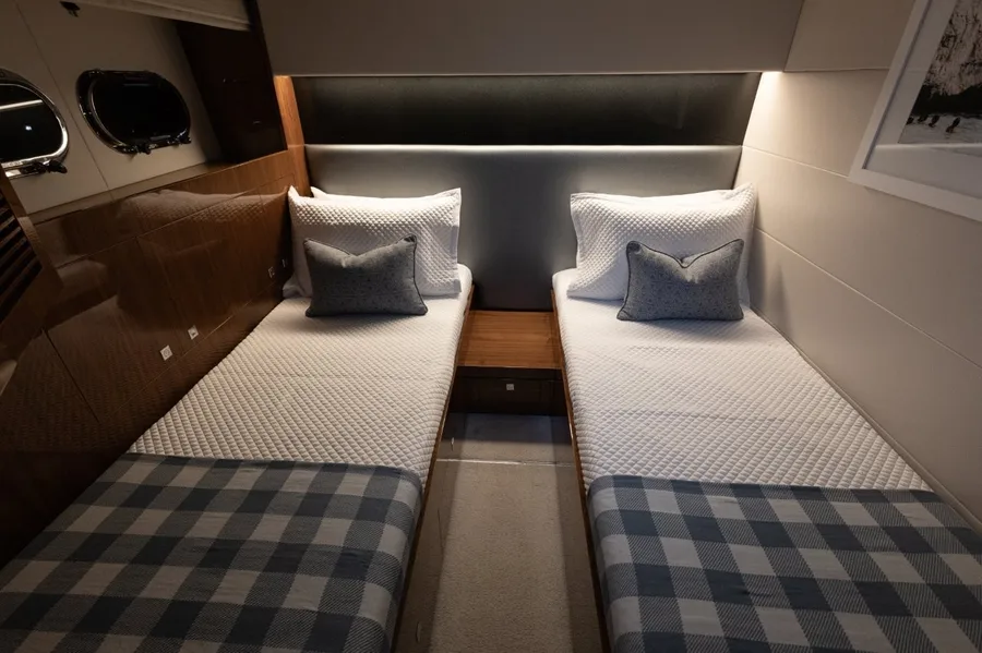 ENCORE, cabins 4
