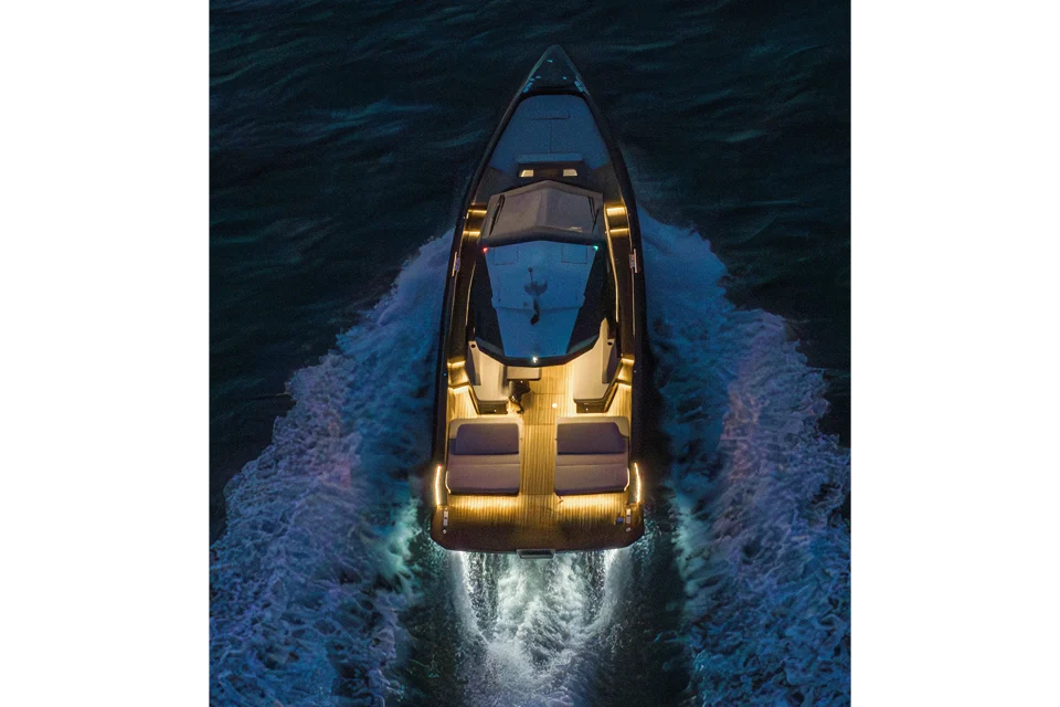 Yacht image 17