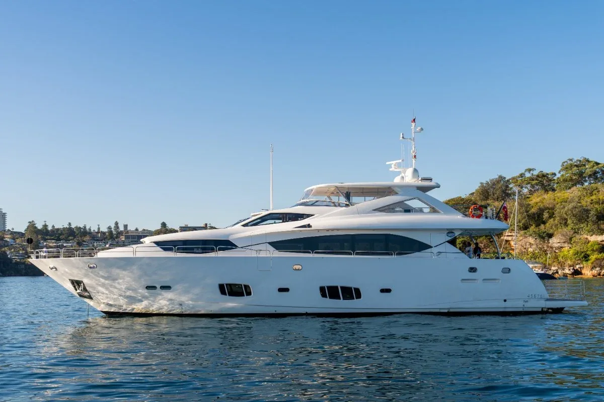 2010 SUNSEEKER 30M - Image 1