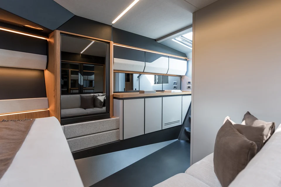 Yacht image 16