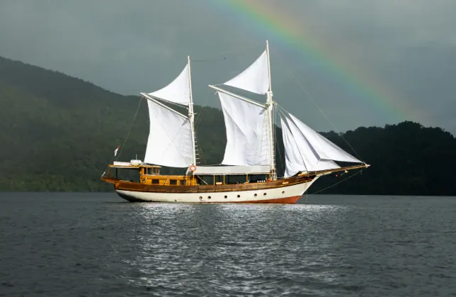 ANNE BONNY at anchor