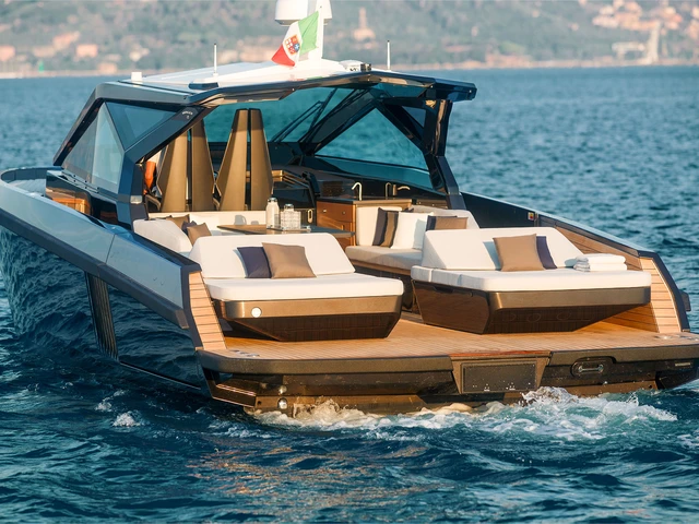 Yacht image 7