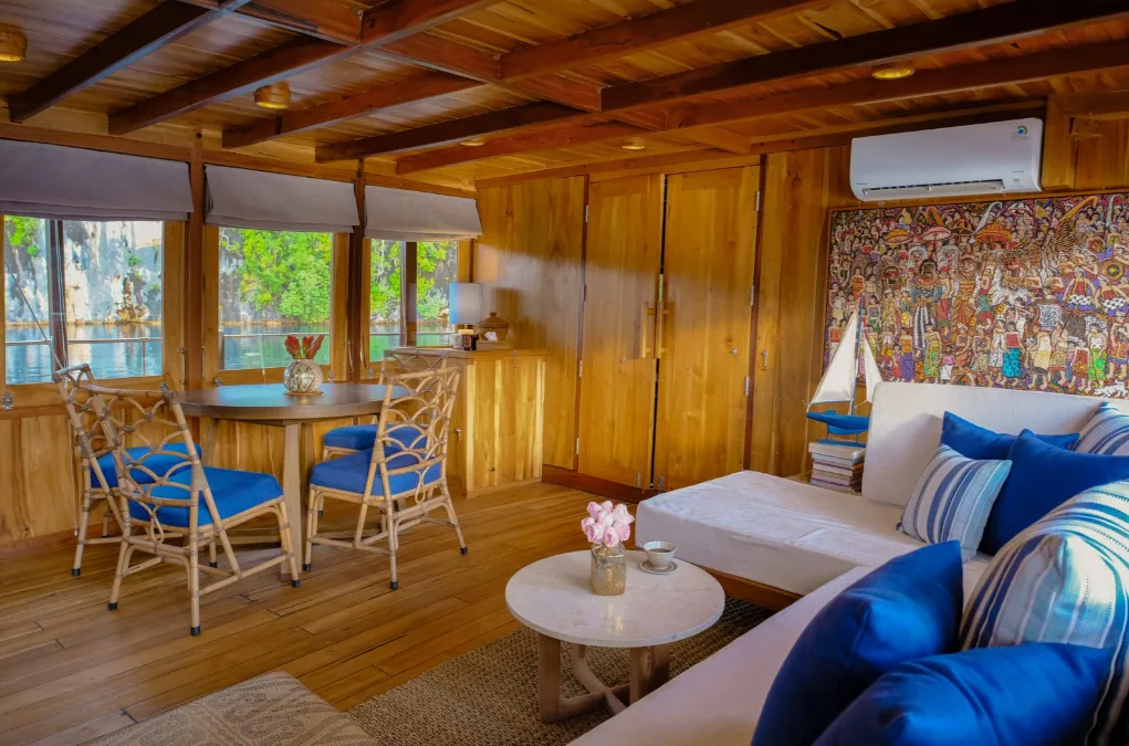 SEQUOIA, cabins 1