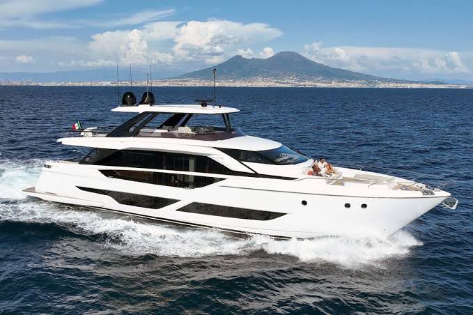 2023 Ferretti Yachts 860