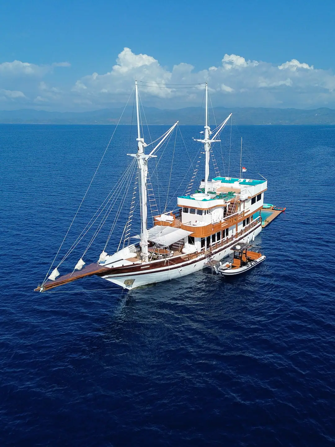 KAYRA PHINISI at anchor