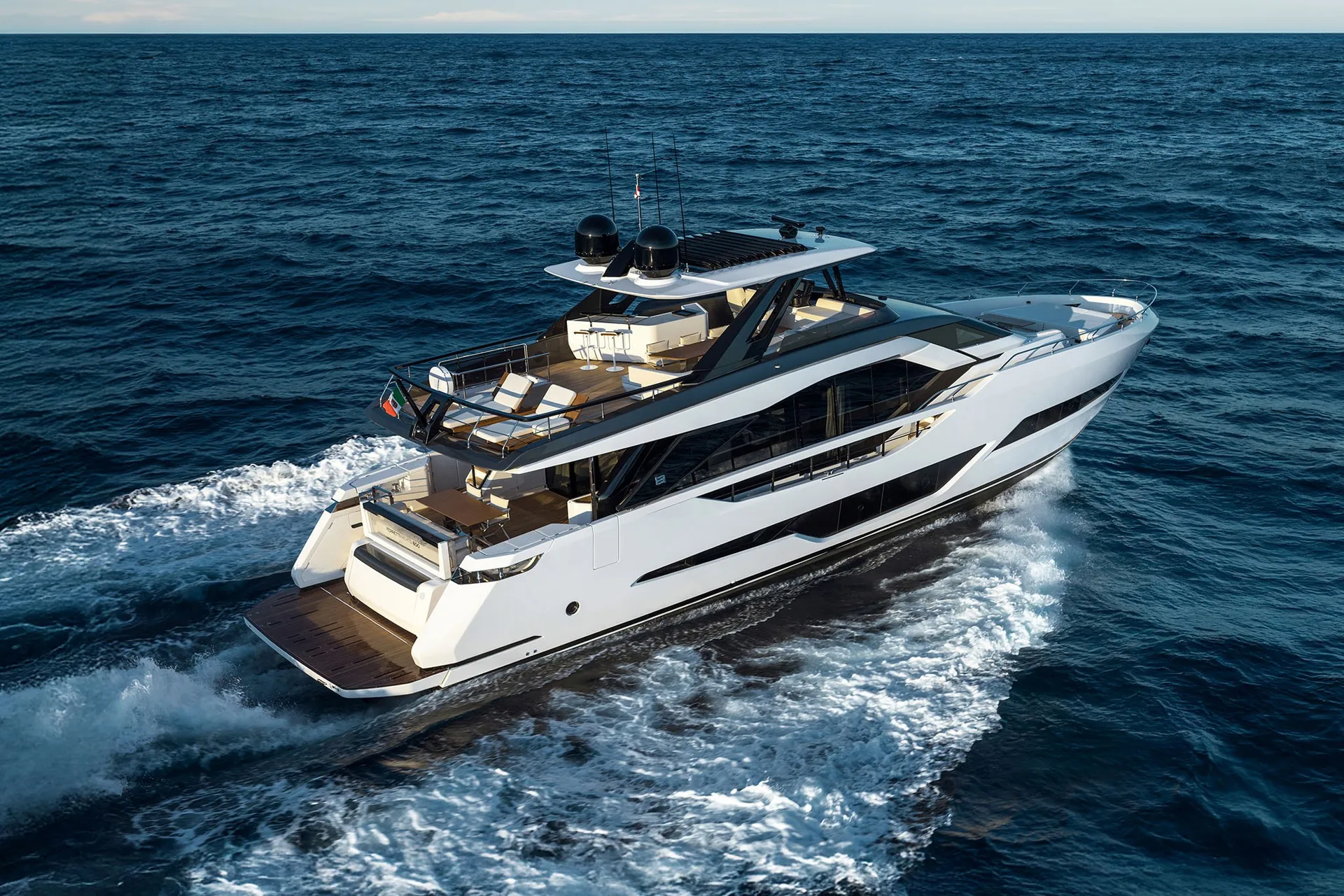 FERRETTI 800 - Image 3