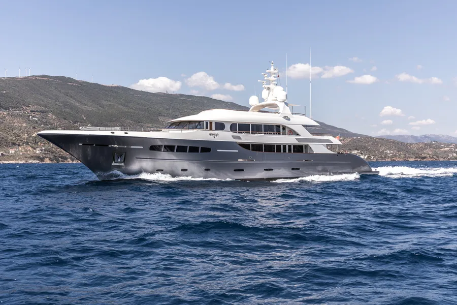 GHOST III, on deck 3