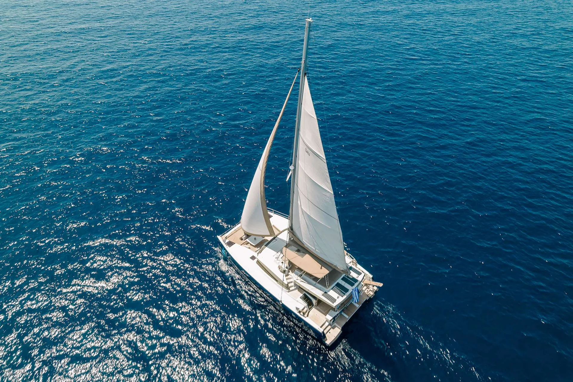 NEW HORIZONS 3 at anchor