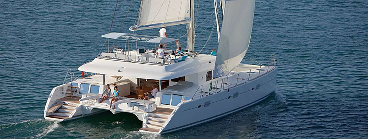 DREAM PATASH at anchor
