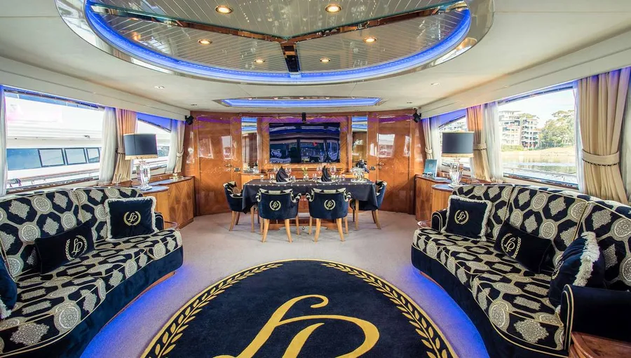 LADY PAMELA, photos 4