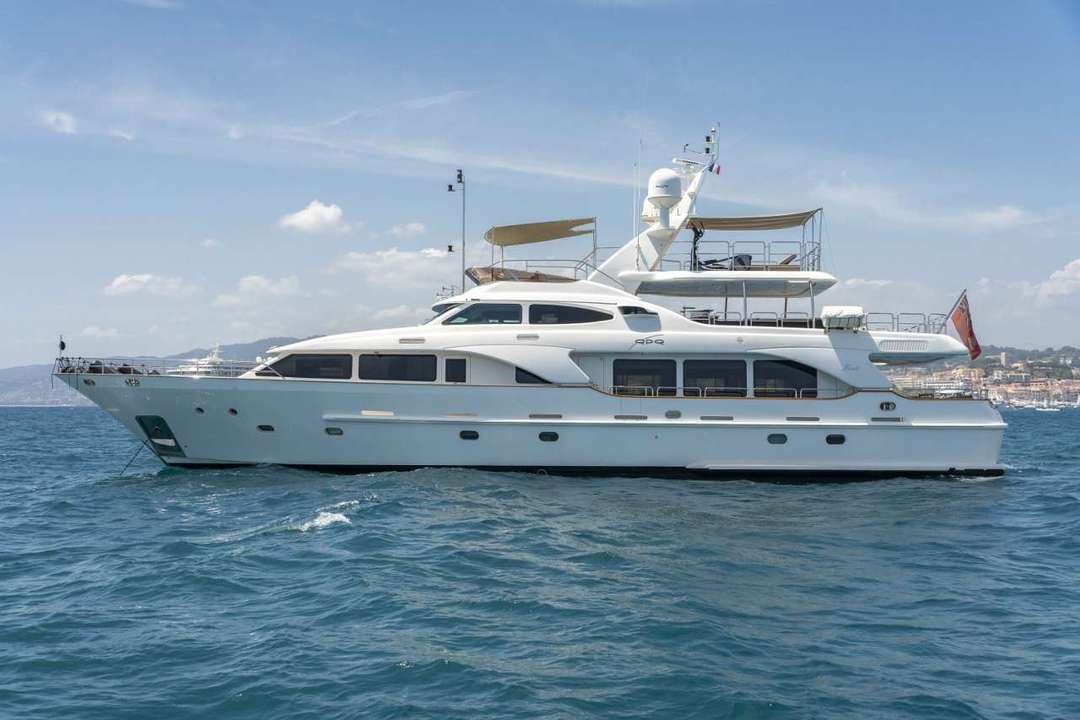 QUID PRO QUO at anchor