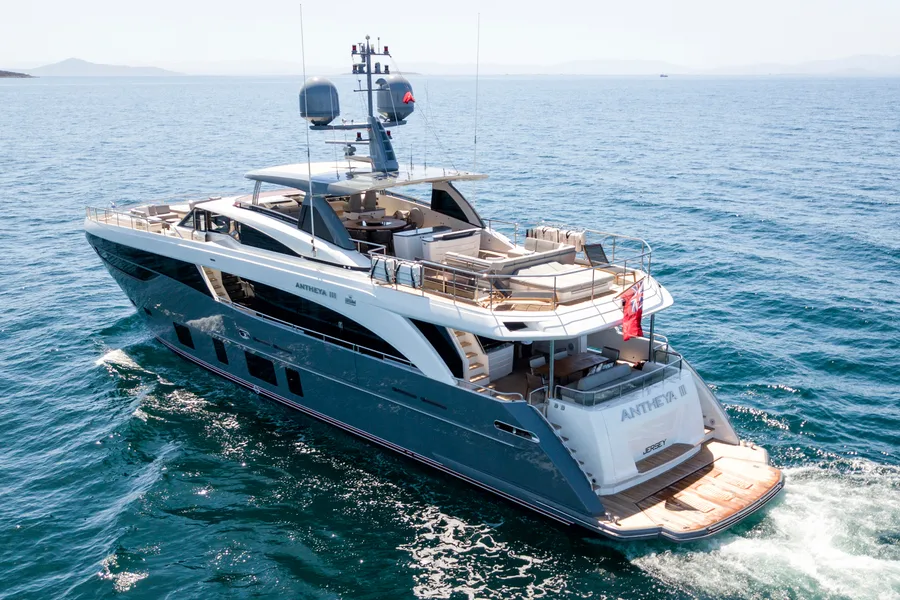 ANTHEYA III, on deck 6