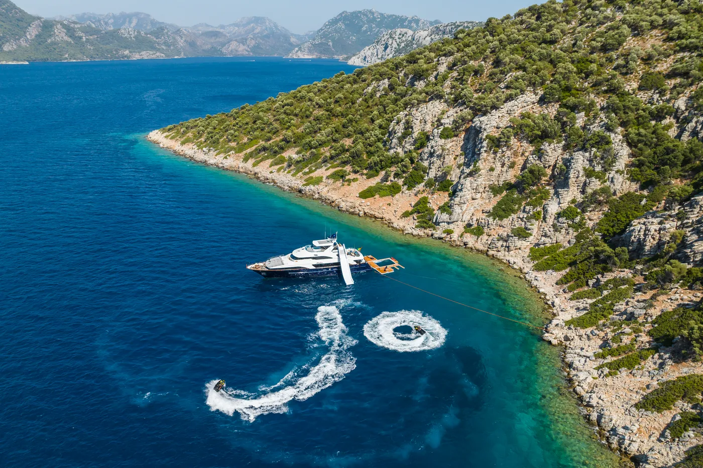 AMADEA, photos 1