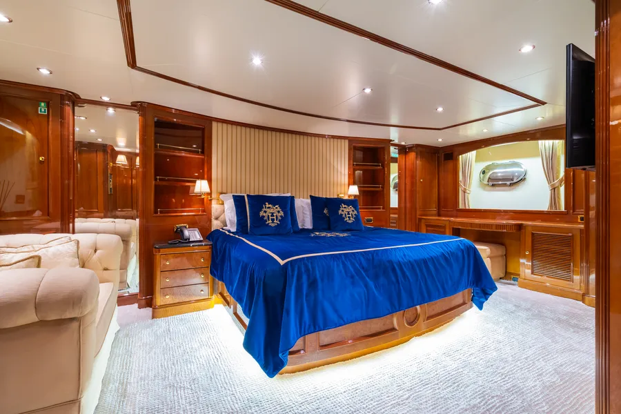 AMADEA, photos 2