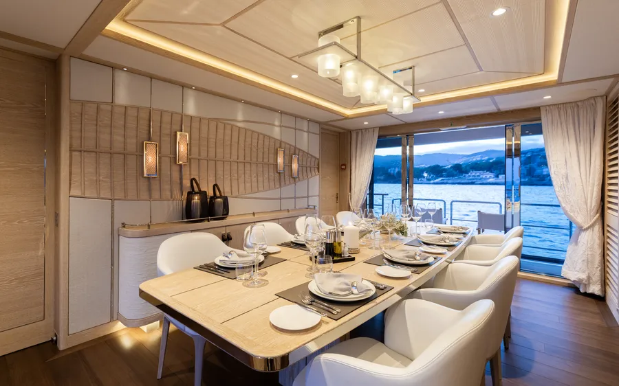 CALYPSO I, inside 4