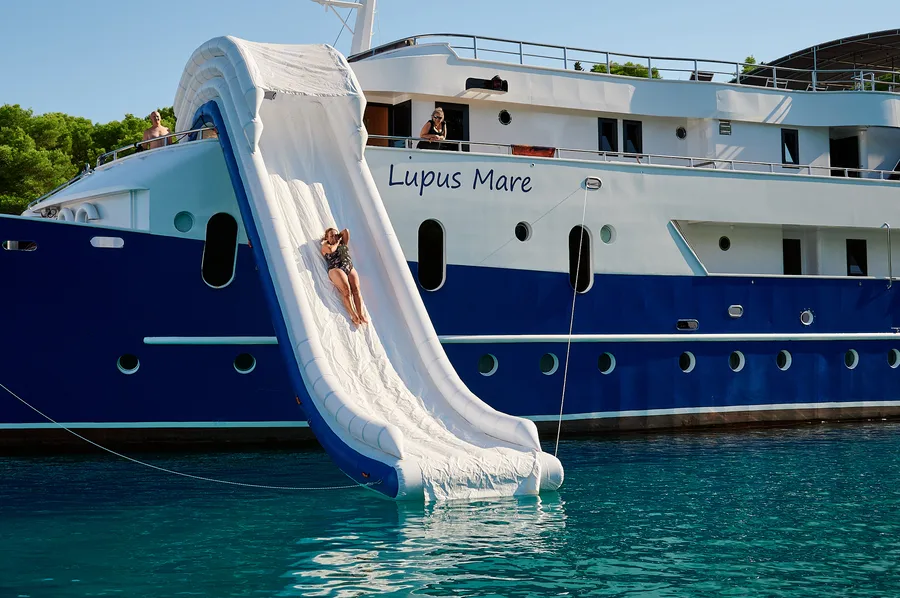 LUPUS MARE, photos 1