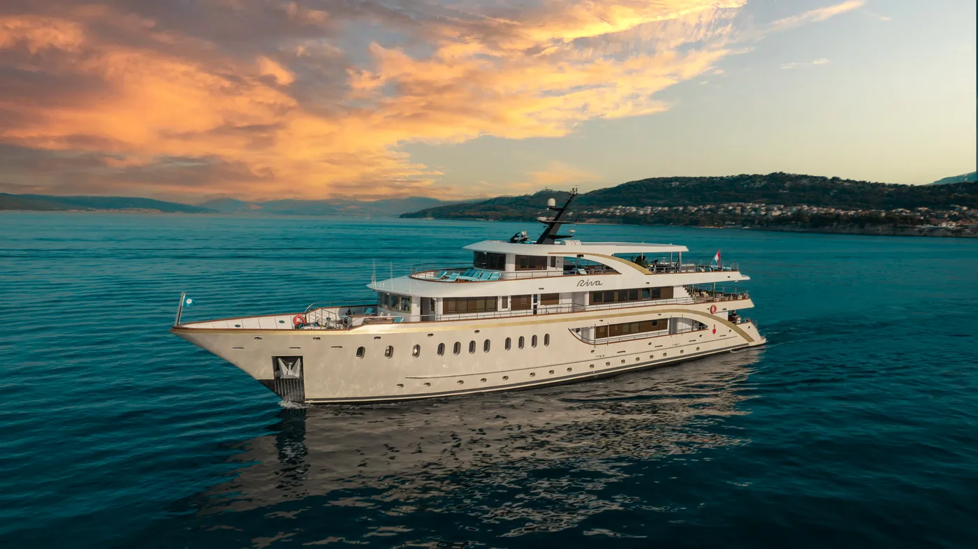 RIVA, photos 1