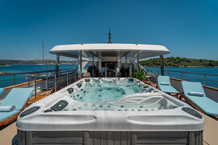 RIVA, photos 3
