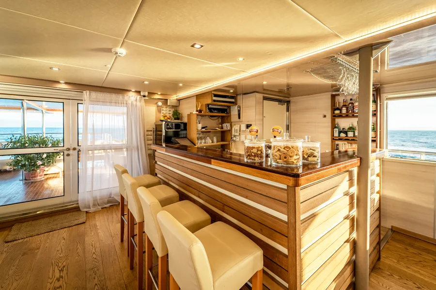 RIVA, photos 5