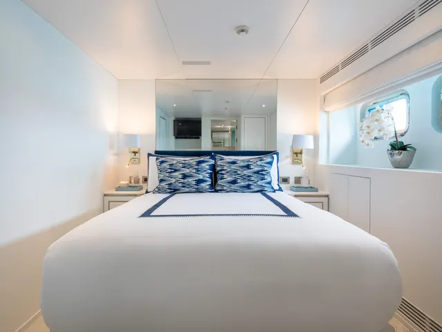 Queen Cabin cabin