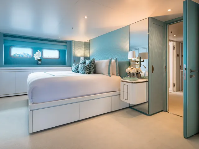 VIP Cabin cabin