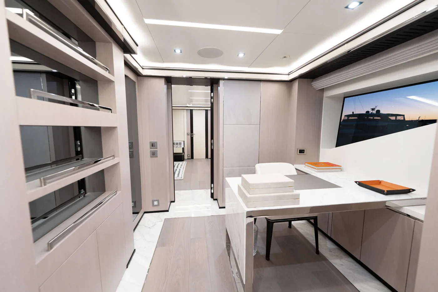 PROVOCATEUR, cabins 2