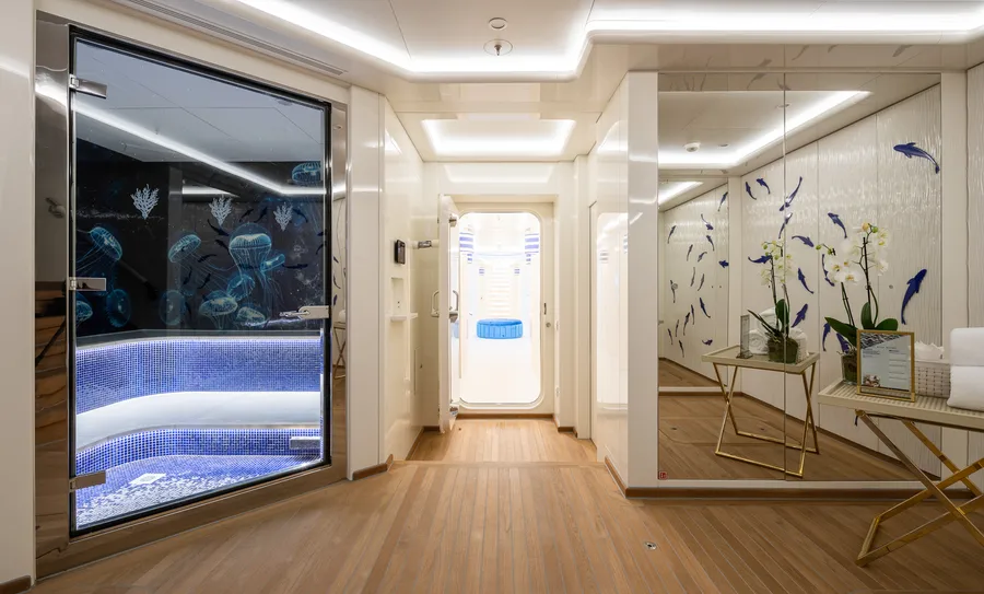 CORAL OCEAN, inside 5