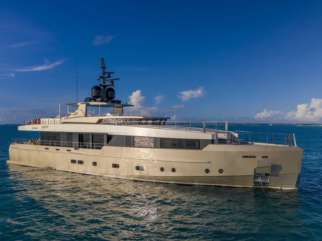 ADMIRAL CUSTOM