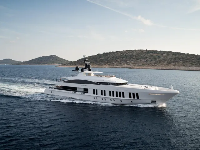 ALIA YACHTS ALIA YACHTS 60M