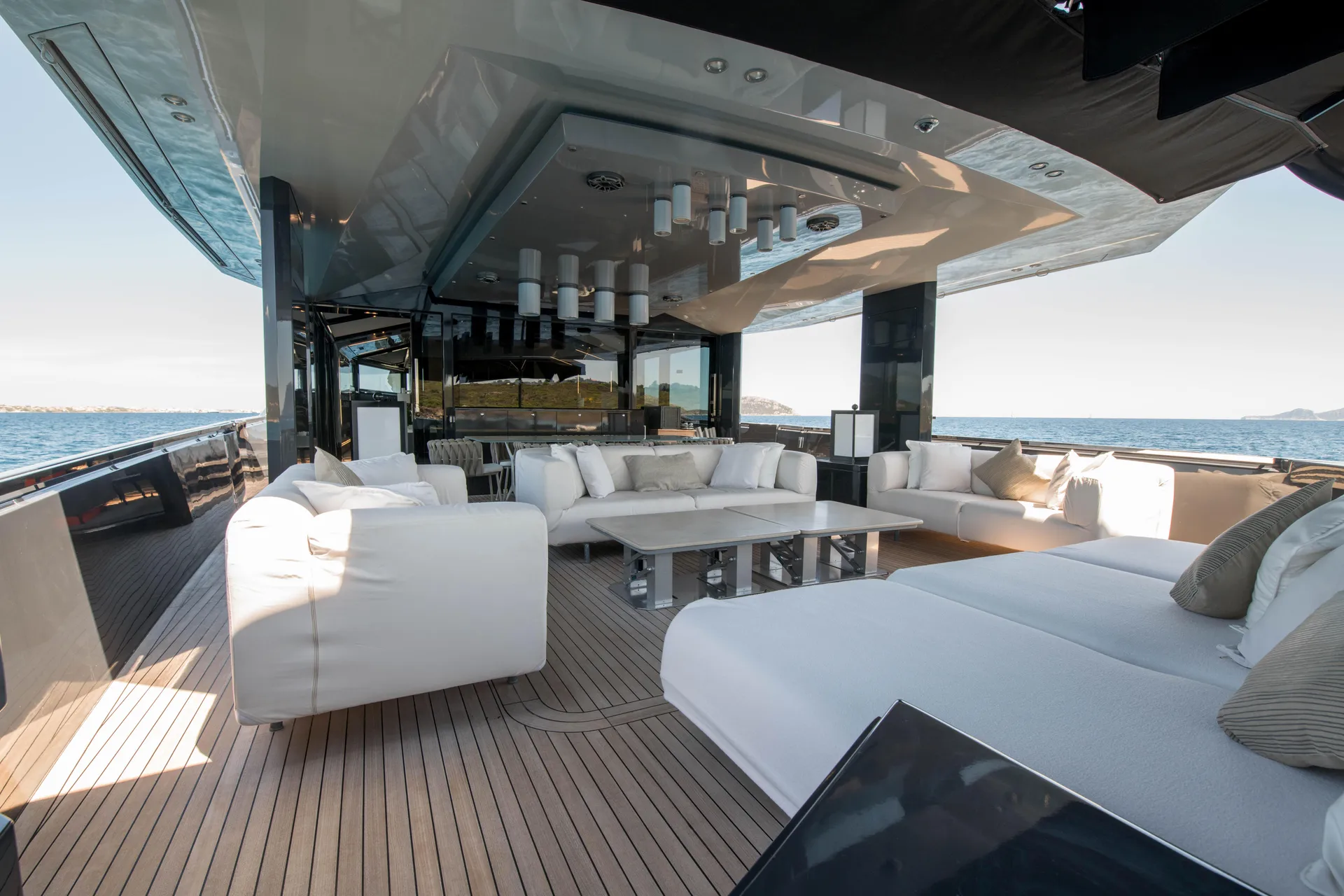 ARCADIA YACHTS 85 - Image 3