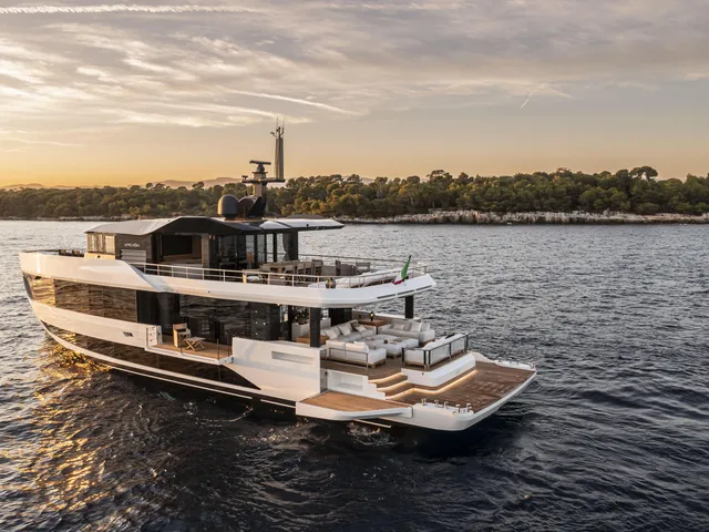 ARCADIA YACHTS A96