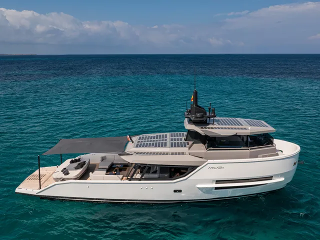 ARCADIA YACHTS SHERPA 60