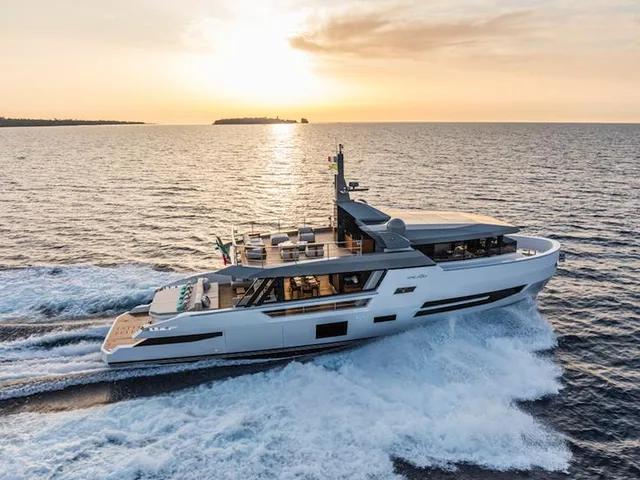 ARCADIA YACHTS SHERPA 80