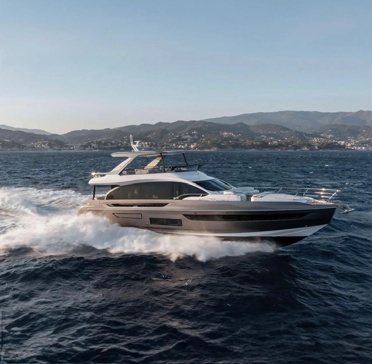AZIMUT NEW FLY 72 - Image 1