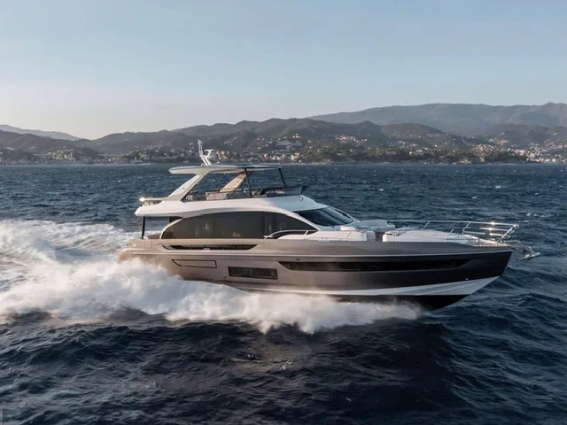 AZIMUT NEW FLY 72