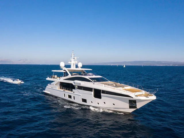 AZIMUT 35