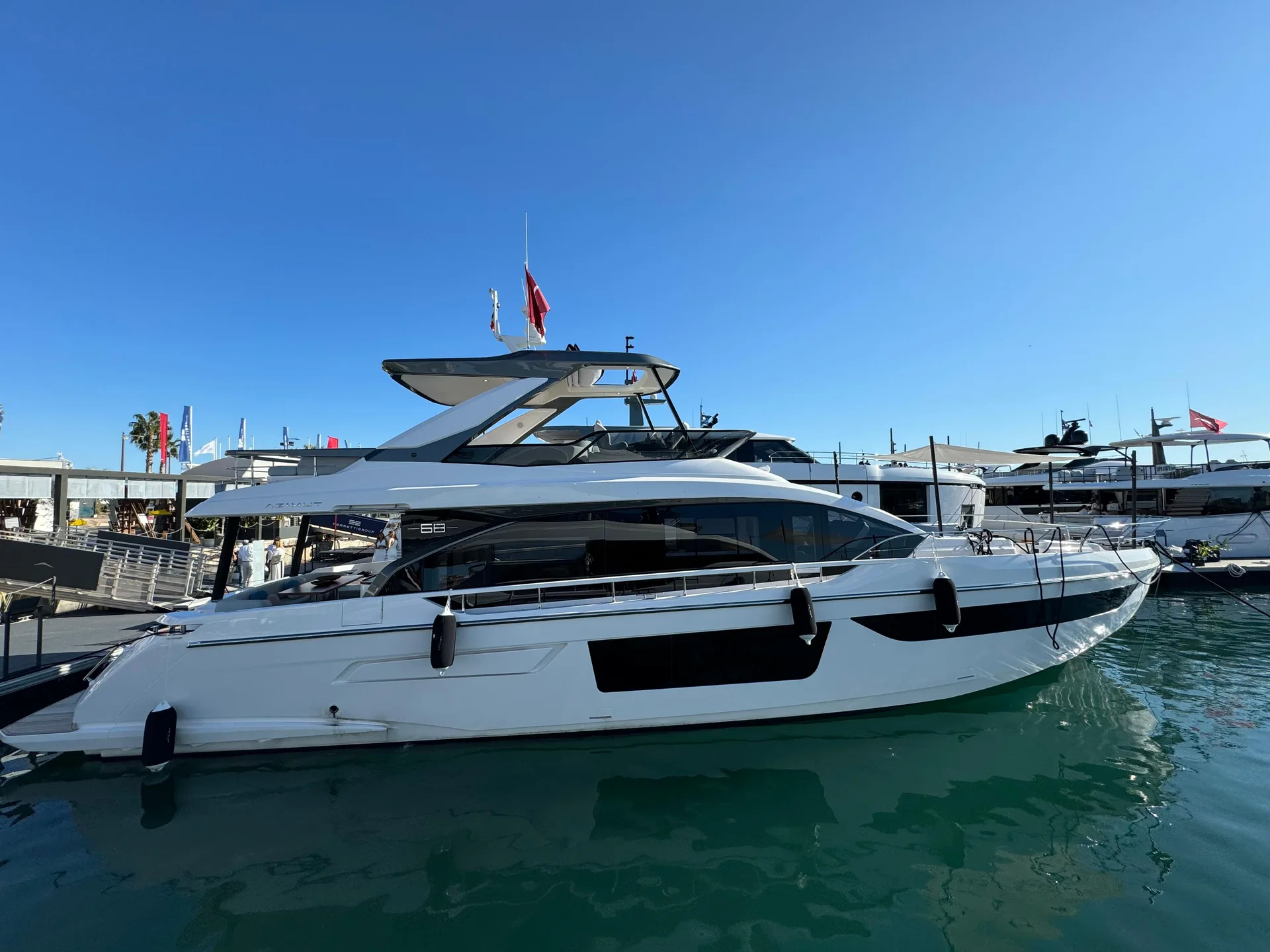 AZIMUT 68 FLY - Image 1