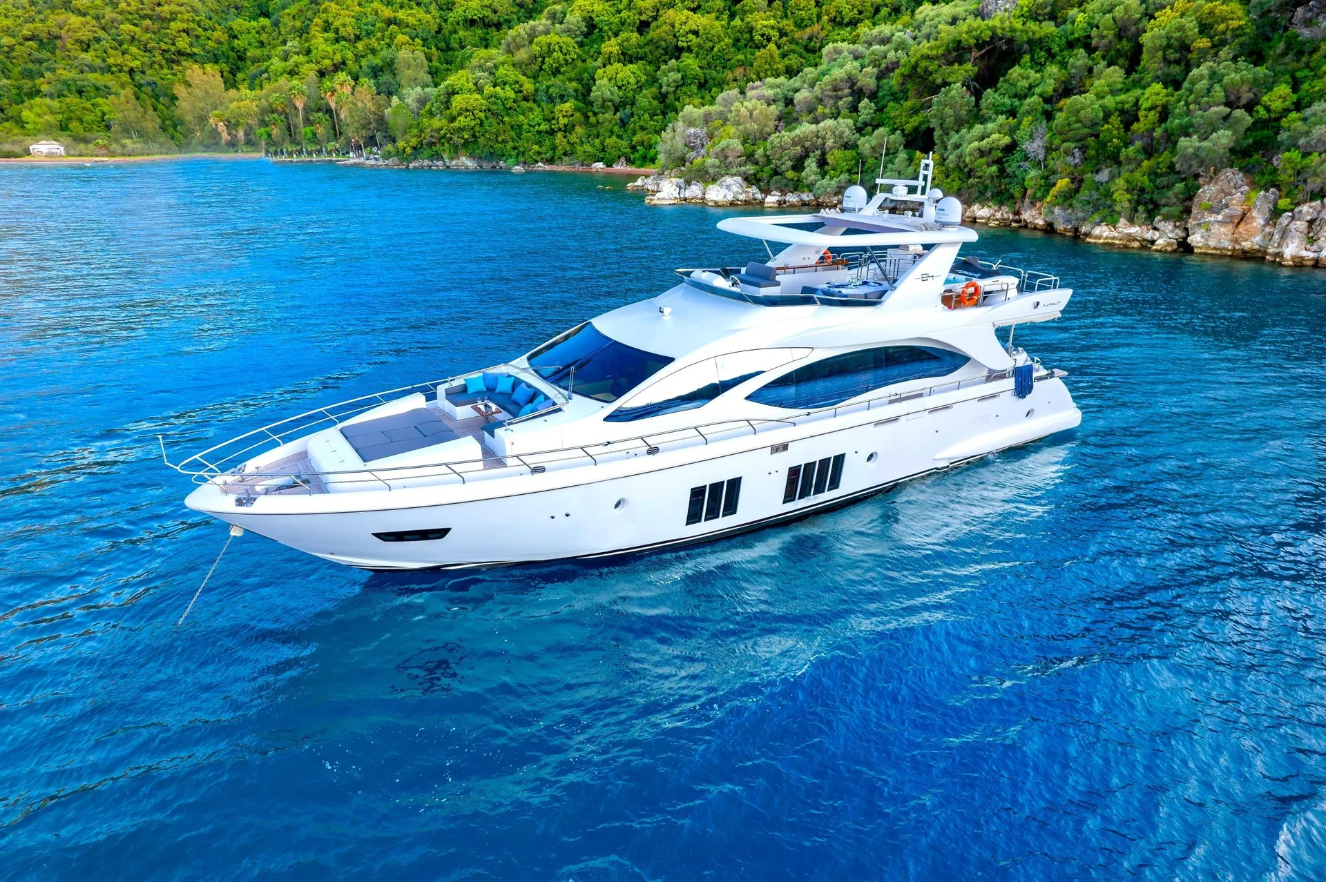 AZIMUT 84 - Image 1