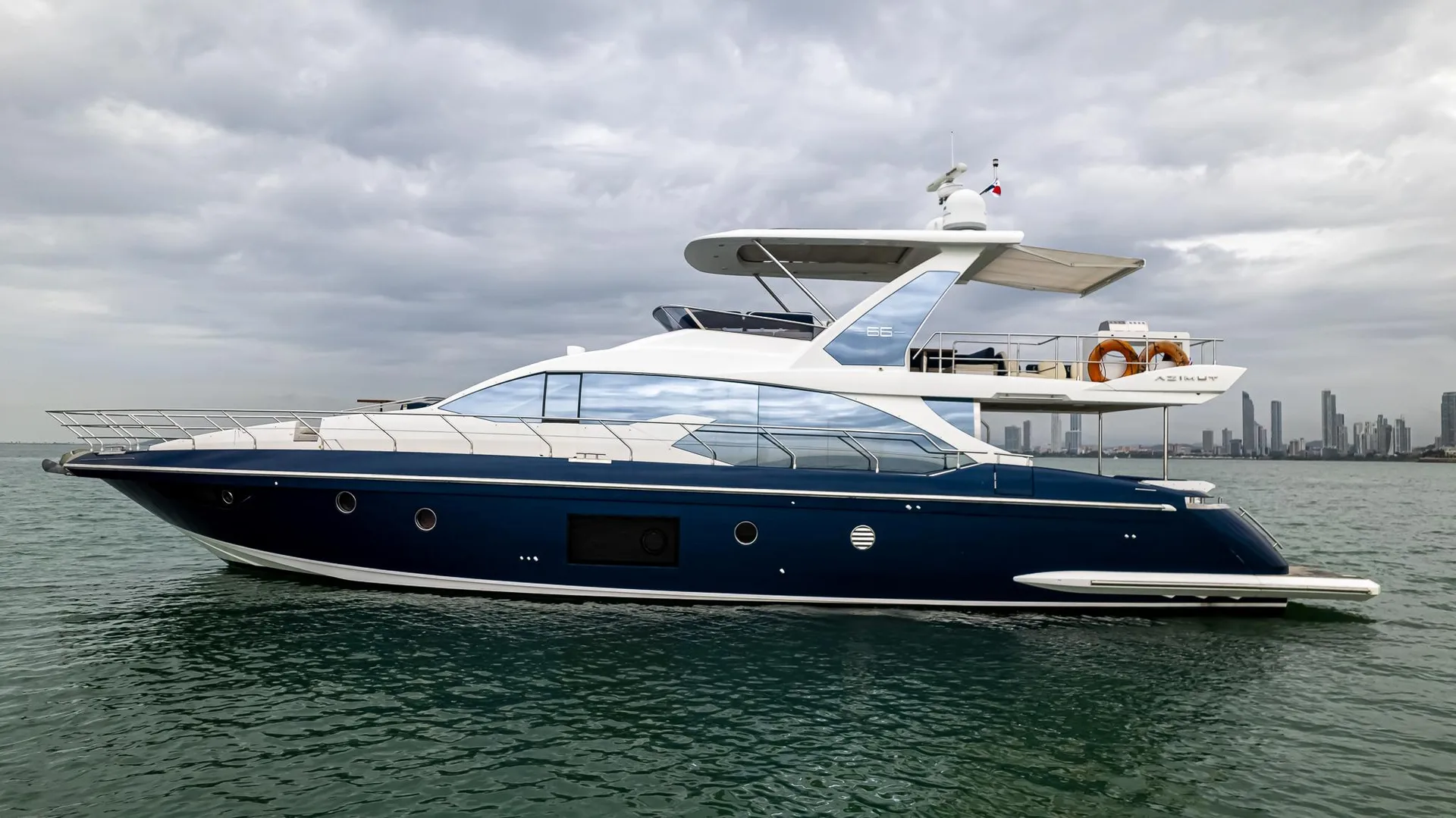 AZIMUT FLYBRIDGE - Image 3