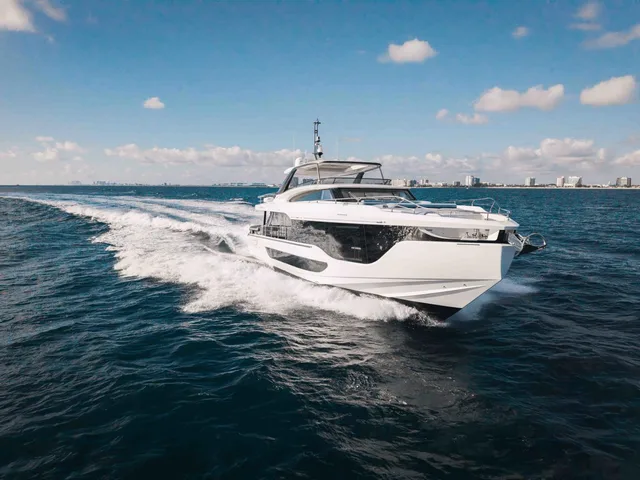 AZIMUT GRANDE 26 METRI