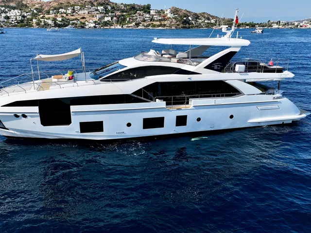 AZIMUT GRANDE 27M